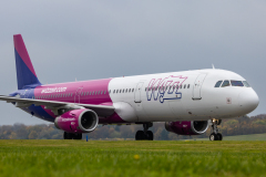 Hamburg Airport: Wizz Air (W6 / WZZ) |  Airbus A321-231 A321 | HA-LXB | MSN 6910
